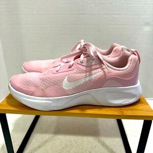 COPY - Nike Wearallday Pink & White shoes
CJ3816-601 Size 6Y (7.5 in Women’s)